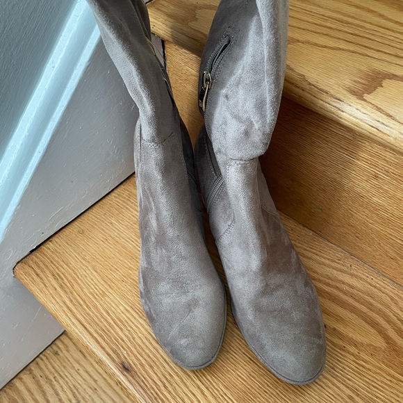 Liz Claiborne knee high faux suede boots - Picture 3 of 5